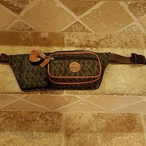 Fashion fanny pack new similar to Michael kors